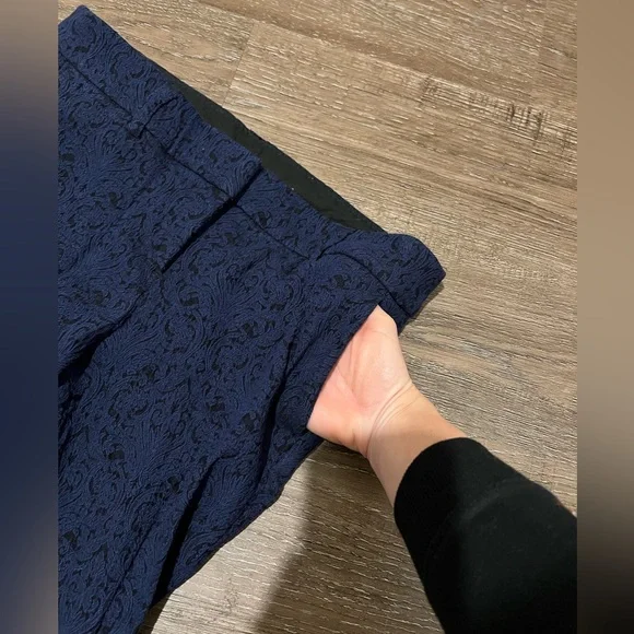 Size 4 Dress Pants Black Blue Adrienne Vittadini Skinny Leg - Picture 4 of 6